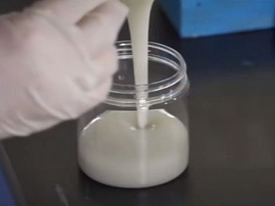 有機(jī)膨潤土制作好的凝膠